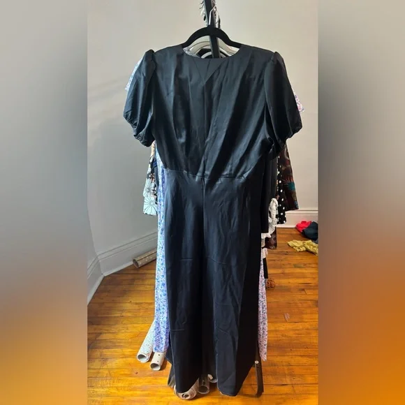 NWT Black Silky Abercrombie Midi Dress - Picture 2 of 4